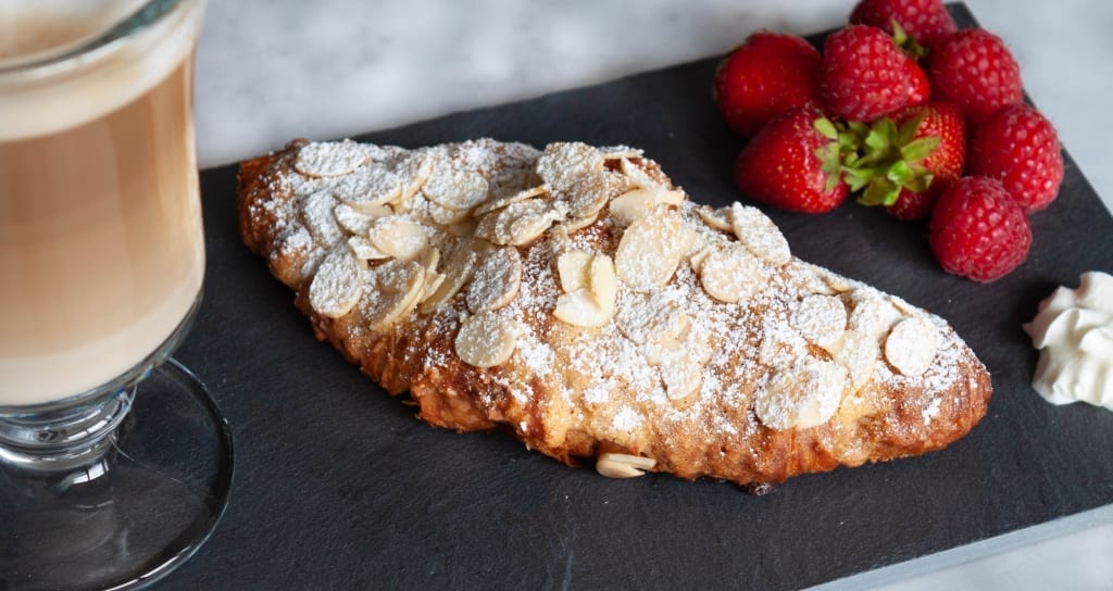 Croissant aux amandes maison